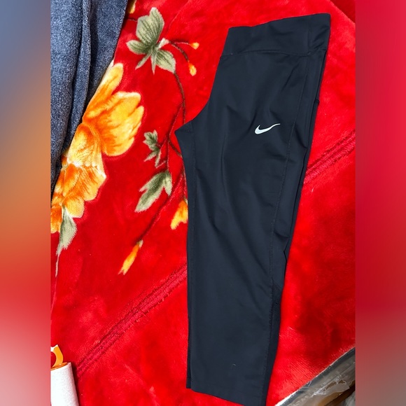 Nike capri legging - Picture 1 of 4